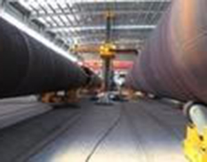 Fabricación de una gran torre eólica